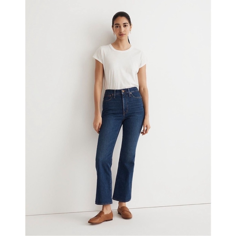 NEW WITH TAGS Madewell Corgan Wash Perfect Vintage Flare Crop in Size 28 NM250